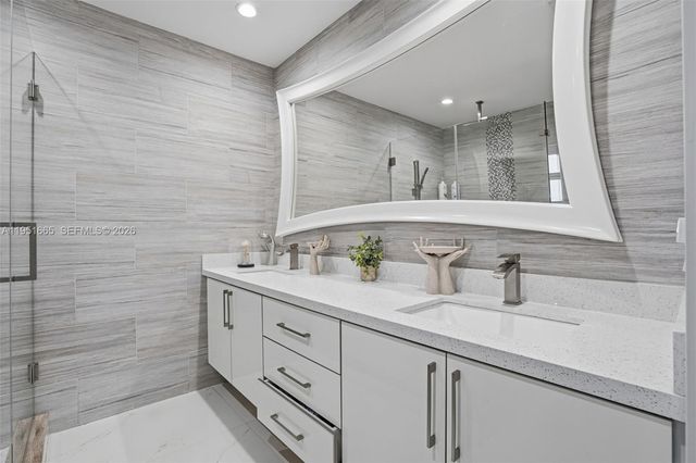 2918 Cleveland St, Hollywood, FL 33020