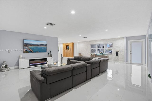 2918 Cleveland St, Hollywood, FL 33020