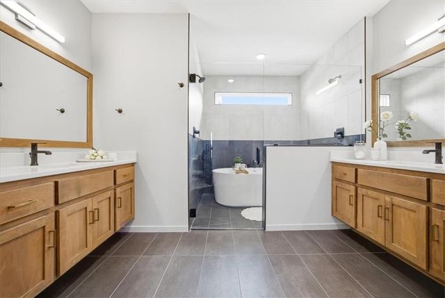 2230 SW Crown Drive, Lee's Summit, MO 64082