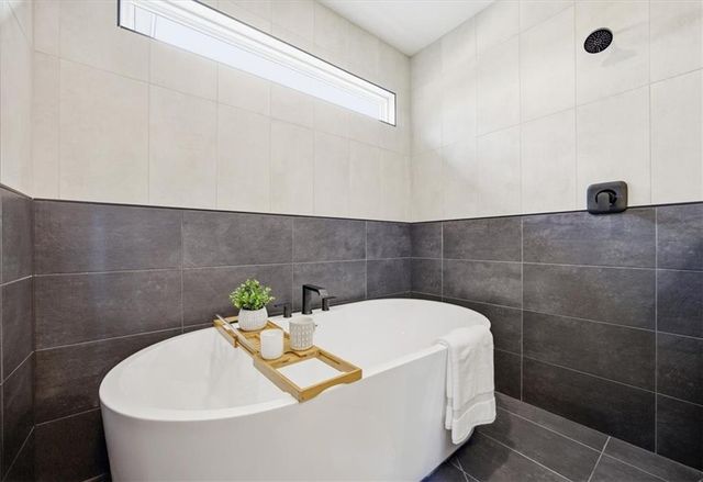 2230 SW Crown Drive, Lee's Summit, MO 64082