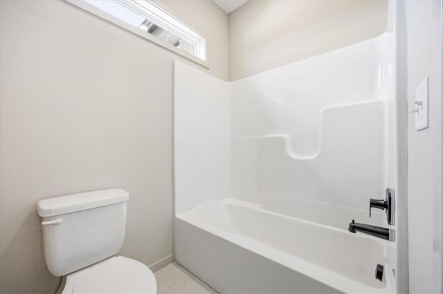 2230 SW Crown Drive, Lee's Summit, MO 64082