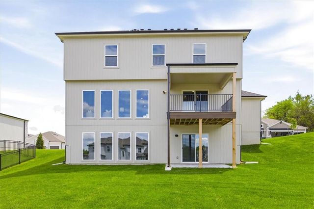 2230 SW Crown Drive, Lee's Summit, MO 64082
