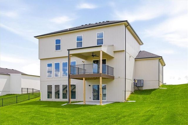 2230 SW Crown Drive, Lee's Summit, MO 64082