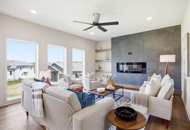 2230 SW Crown Drive, Lee's Summit, MO 64082