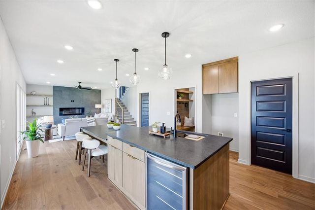 2230 SW Crown Drive, Lee's Summit, MO 64082