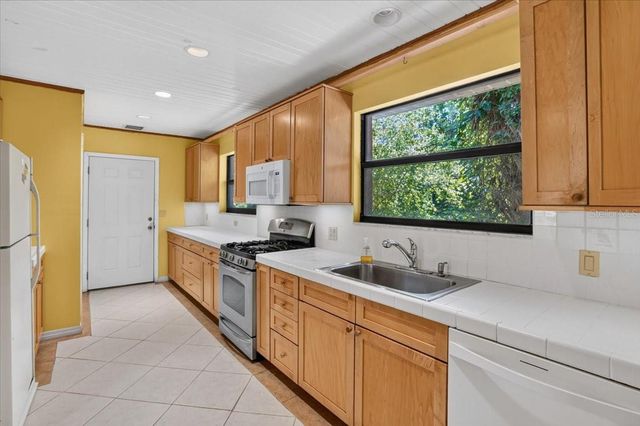 811 SARABAY ROAD, Osprey, FL 34229