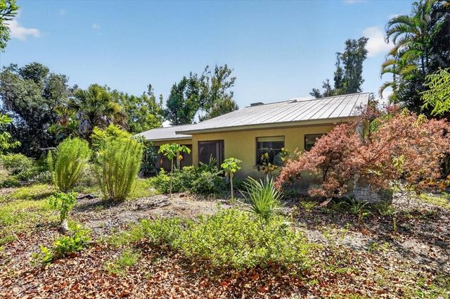 811 SARABAY ROAD, Osprey, FL 34229