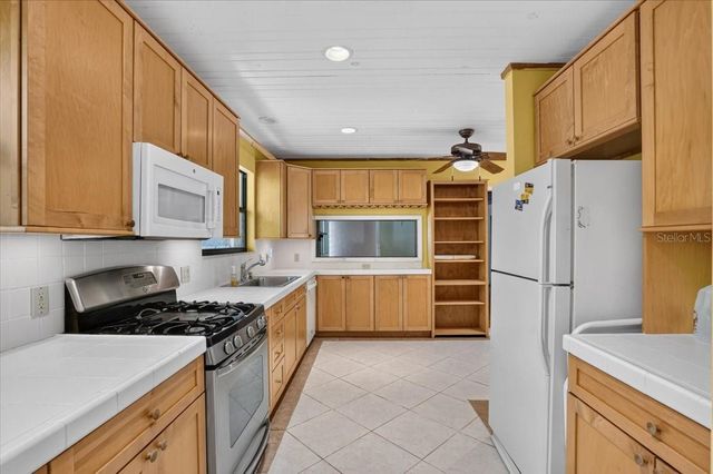 811 SARABAY ROAD, Osprey, FL 34229