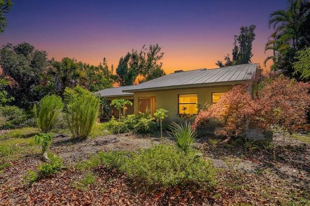 811 SARABAY ROAD, Osprey, FL 34229