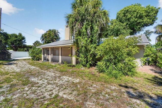 811 SARABAY ROAD, Osprey, FL 34229