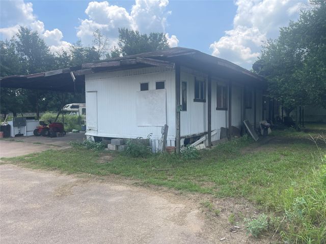 805 N Main Street, Jewett, TX 75846