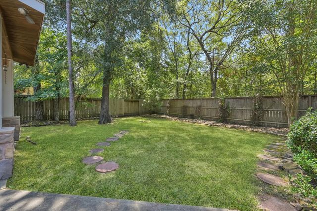 31 S Downy Willow Circle, The Woodlands, TX 77382