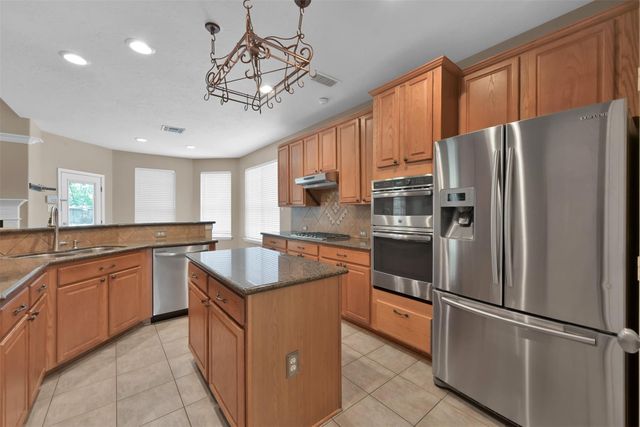 31 S Downy Willow Circle, The Woodlands, TX 77382