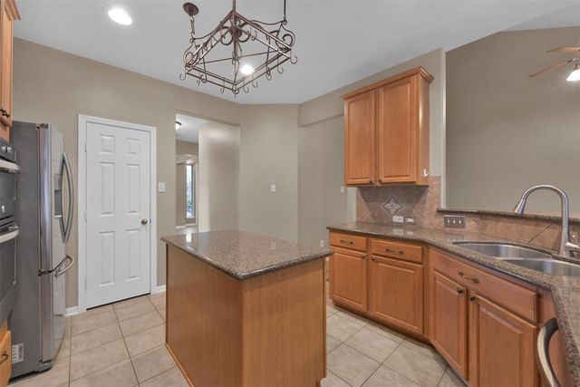 31 S Downy Willow Circle, The Woodlands, TX 77382