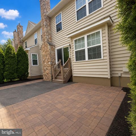 11 HOGAN WAY, Moorestown, NJ 08057