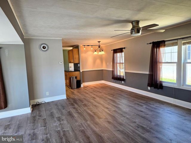 5 RUTH RD, Barnegat, NJ 08005
