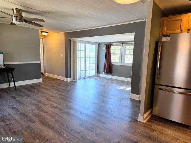 5 RUTH RD, Barnegat, NJ 08005