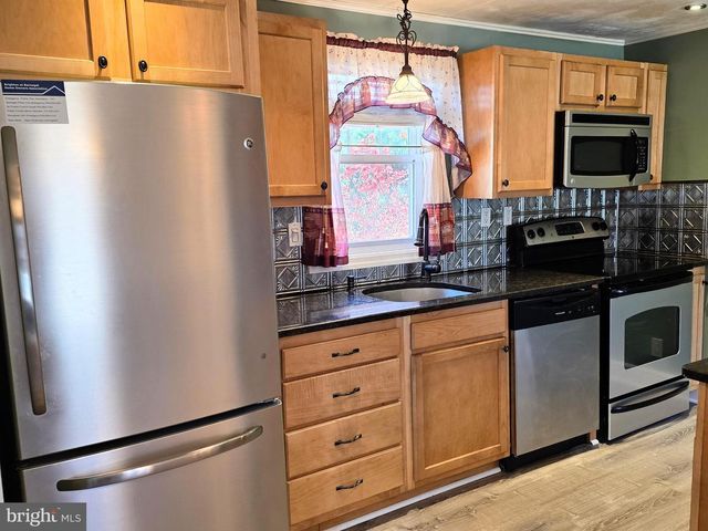 5 RUTH RD, Barnegat, NJ 08005