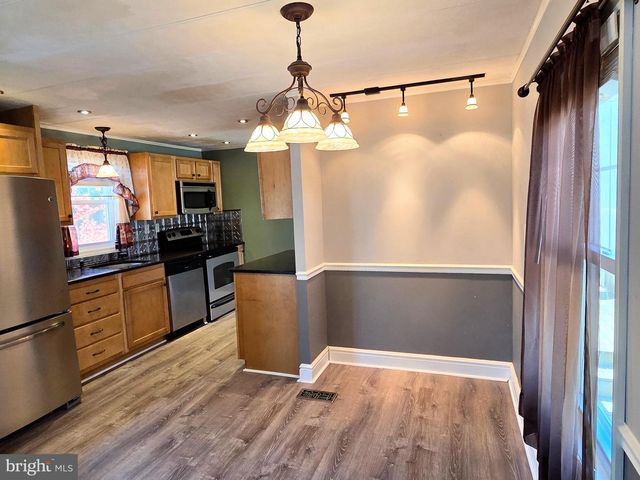 5 RUTH RD, Barnegat, NJ 08005