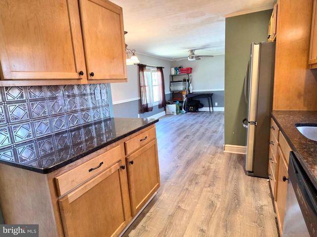 5 RUTH RD, Barnegat, NJ 08005