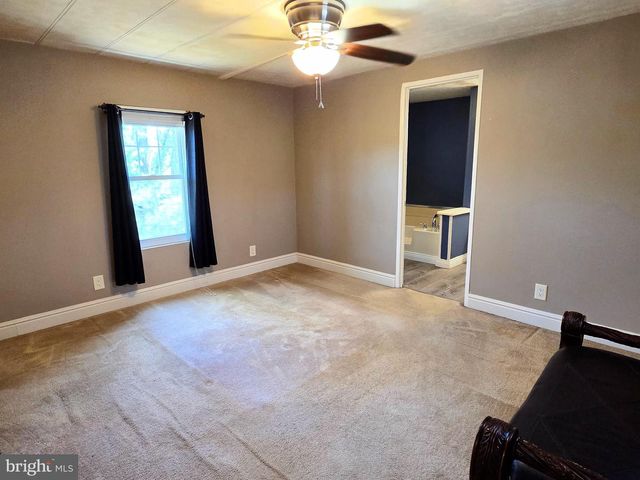 5 RUTH RD, Barnegat, NJ 08005