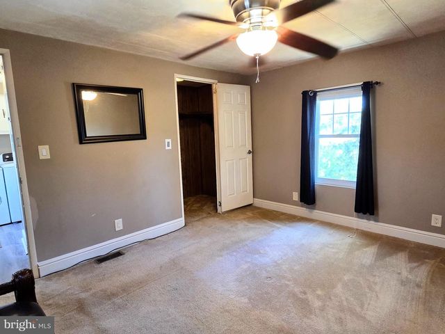 5 RUTH RD, Barnegat, NJ 08005