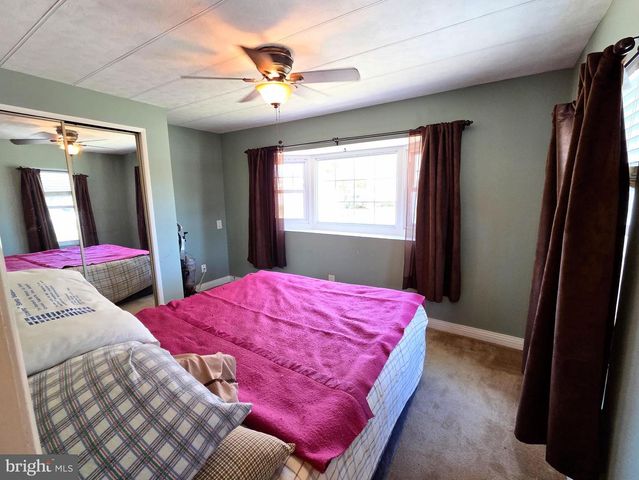 5 RUTH RD, Barnegat, NJ 08005