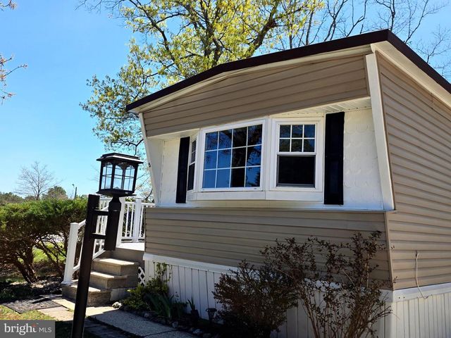 5 RUTH RD, Barnegat, NJ 08005