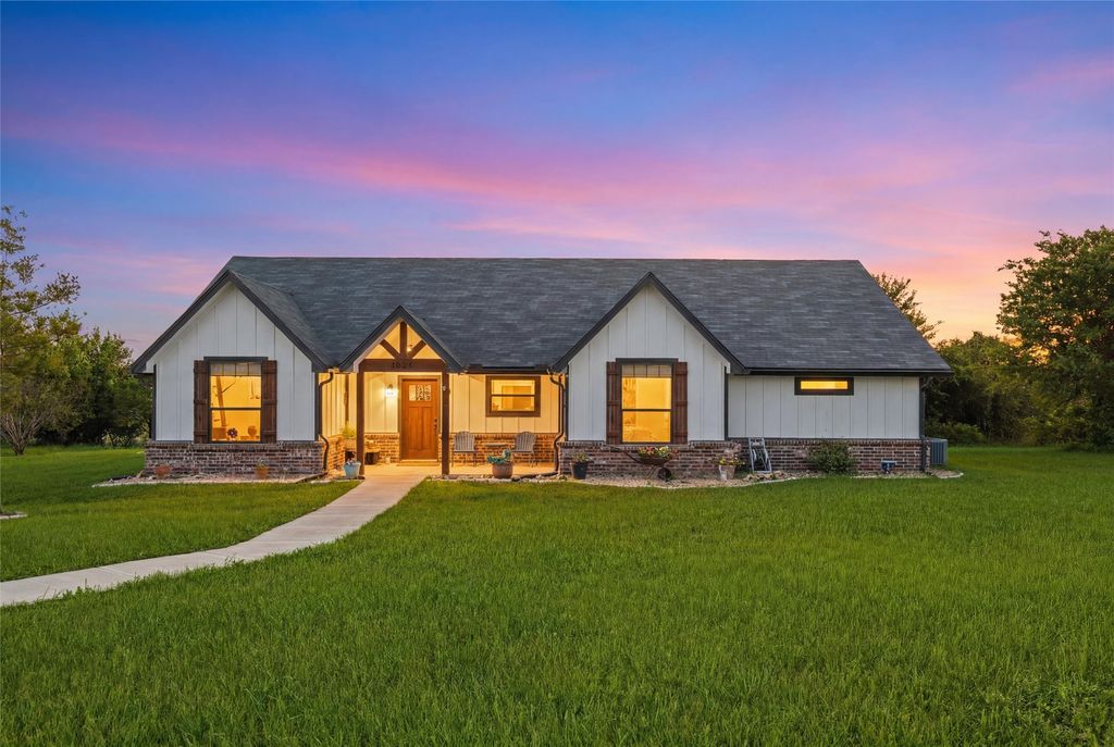 1026 Julia Court, Rio Vista, TX 76093