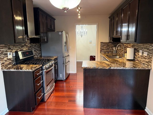 220 Hawthorne Court A2, Schaumburg, IL 60193