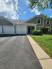 220 Hawthorne Court A2, Schaumburg, IL 60193
