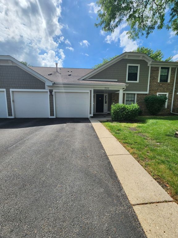220 Hawthorne Court A2, Schaumburg, IL 60193