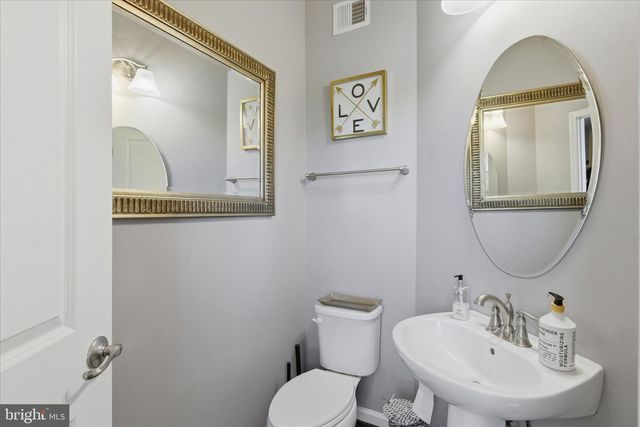 3608 WRIGHT TER NE, Washington, DC 20018