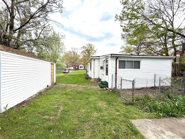 3313 Dallas Avenue, Warren, MI 48091