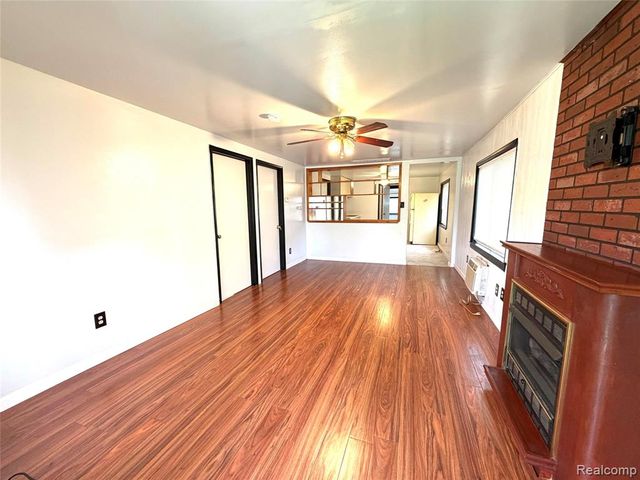 3313 Dallas Avenue, Warren, MI 48091