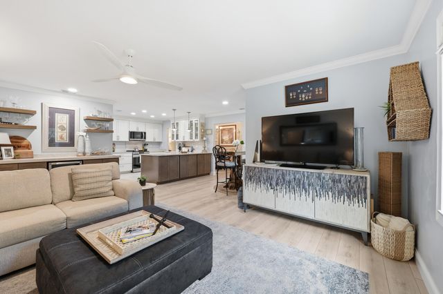 114 Ocean Dunes Circle Circle, Jupiter, FL 33477