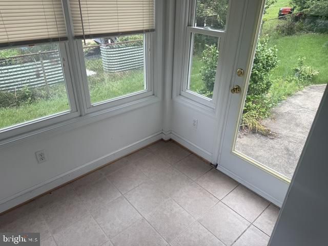 2414 FAIRVIEW DR, Alexandria, VA 22306