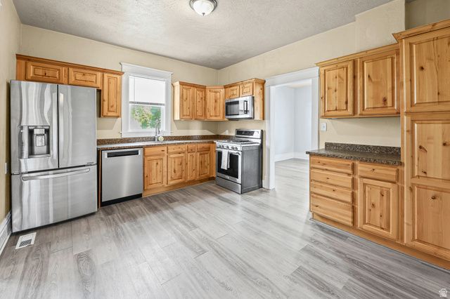 138 E BERYL AVE, Salt Lake City, UT 84115