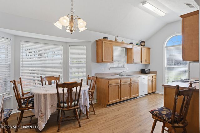 204 White Oak Place, Pearl, MS 39208