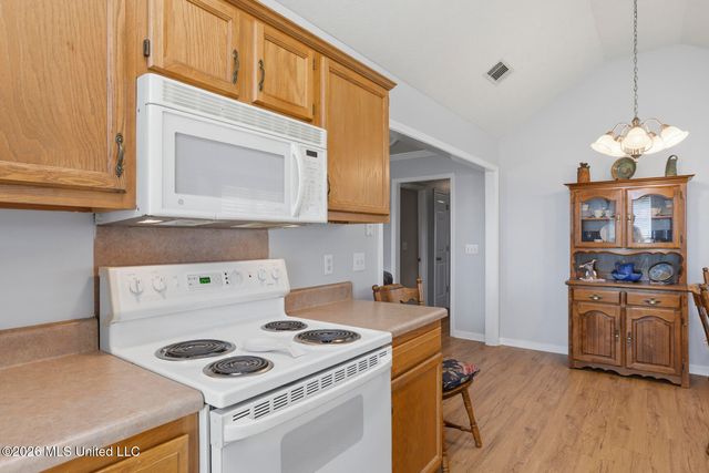 204 White Oak Place, Pearl, MS 39208