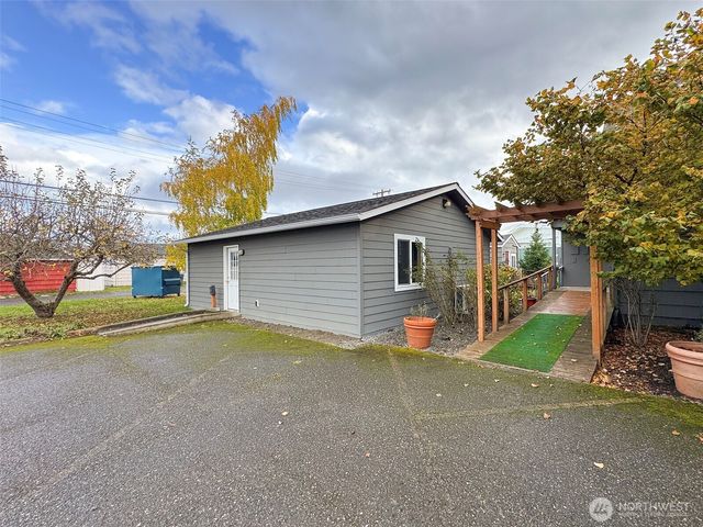 1017 E Front Street, Port Angeles, WA 98362