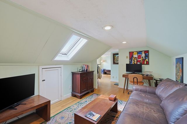 68 Lancaster Ave, Revere, MA 02151