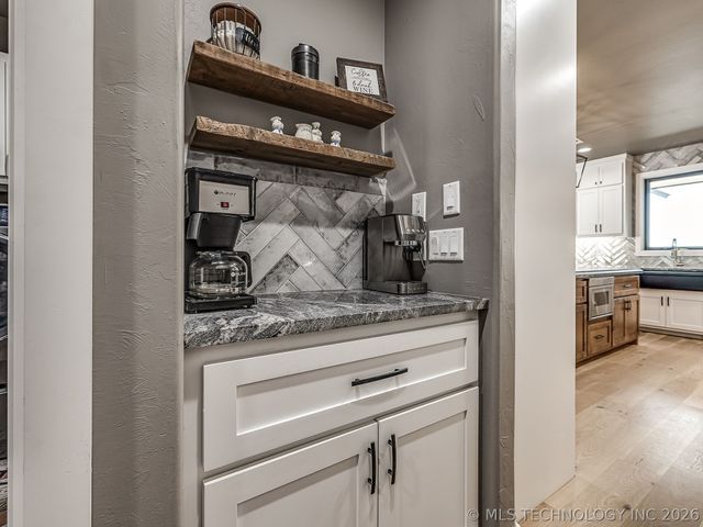 120408 S 4201 Road, Eufaula, OK 74432