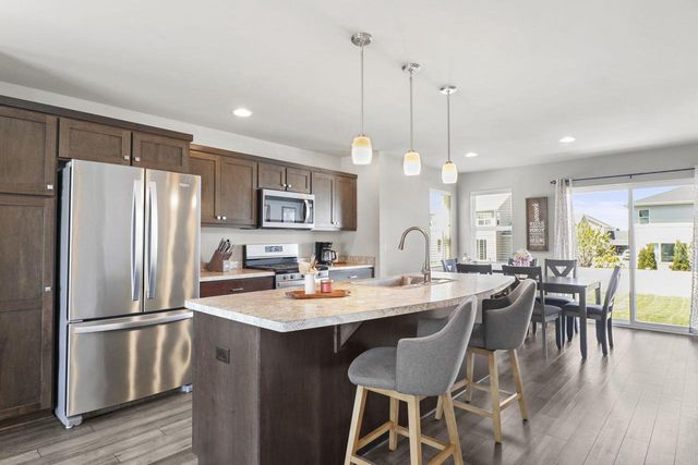 868 Tamarack Lane, Sun Prairie, WI 53590