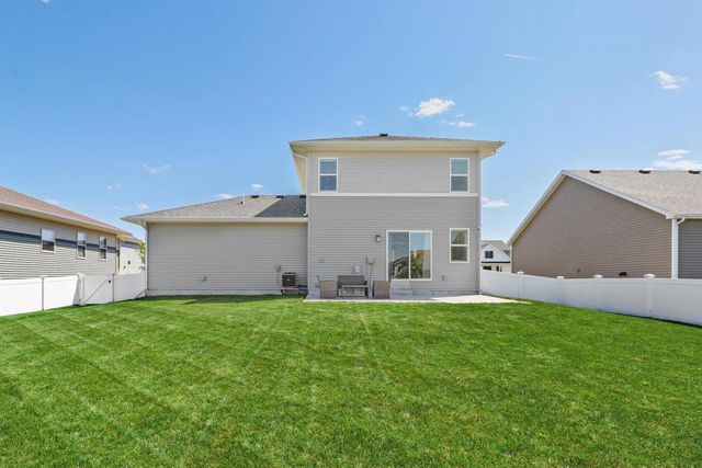868 Tamarack Lane, Sun Prairie, WI 53590