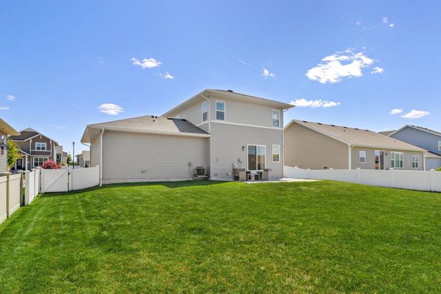 868 Tamarack Lane, Sun Prairie, WI 53590
