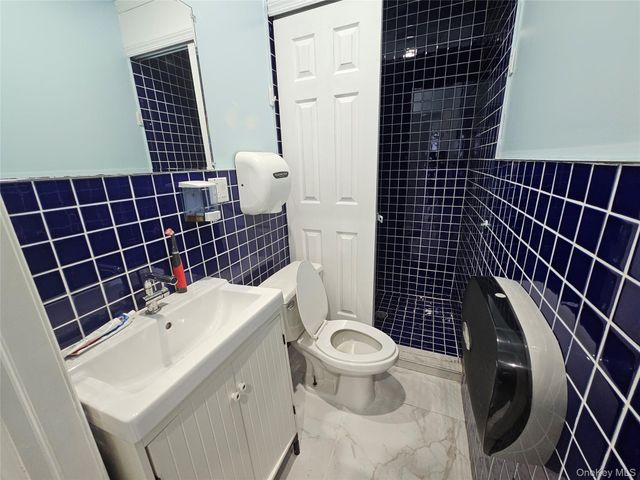 3526 31st Street, Astoria, NY 11106