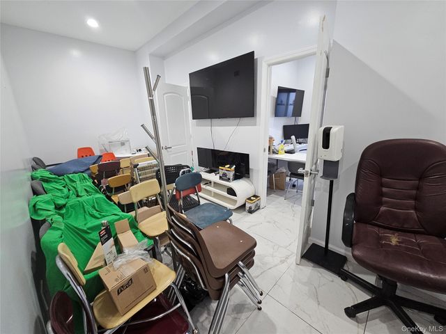 3526 31st Street, Astoria, NY 11106