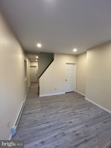 1925 N DARIEN ST, Philadelphia, PA 19122