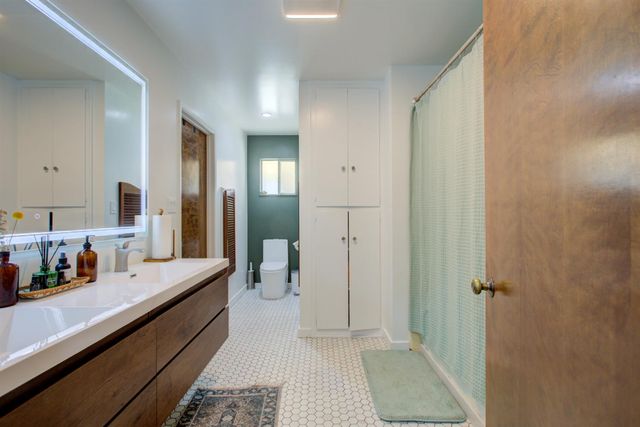 4455 E Whitmore Ave, Ceres, CA 95307